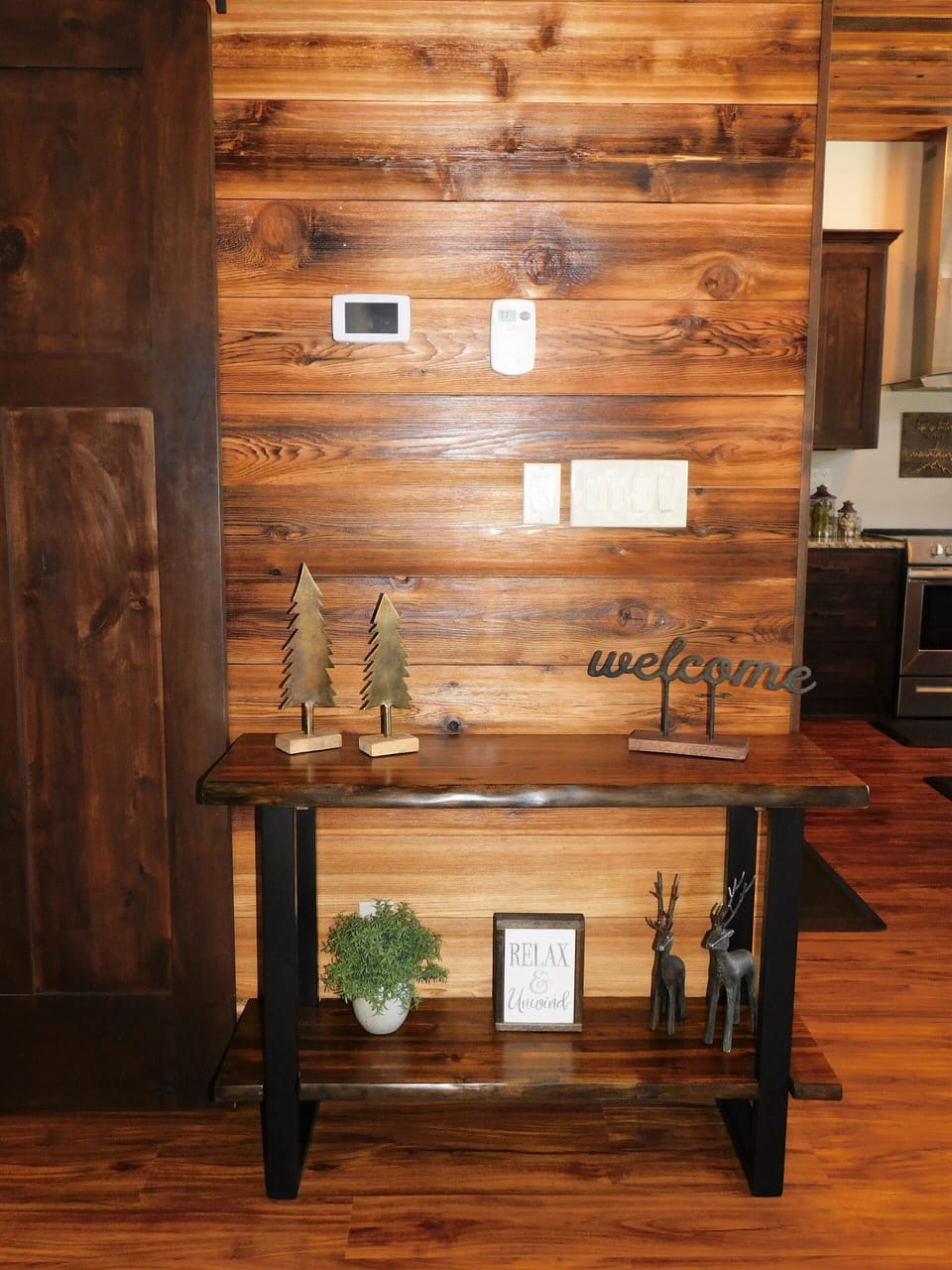 Entry area - great homey details.