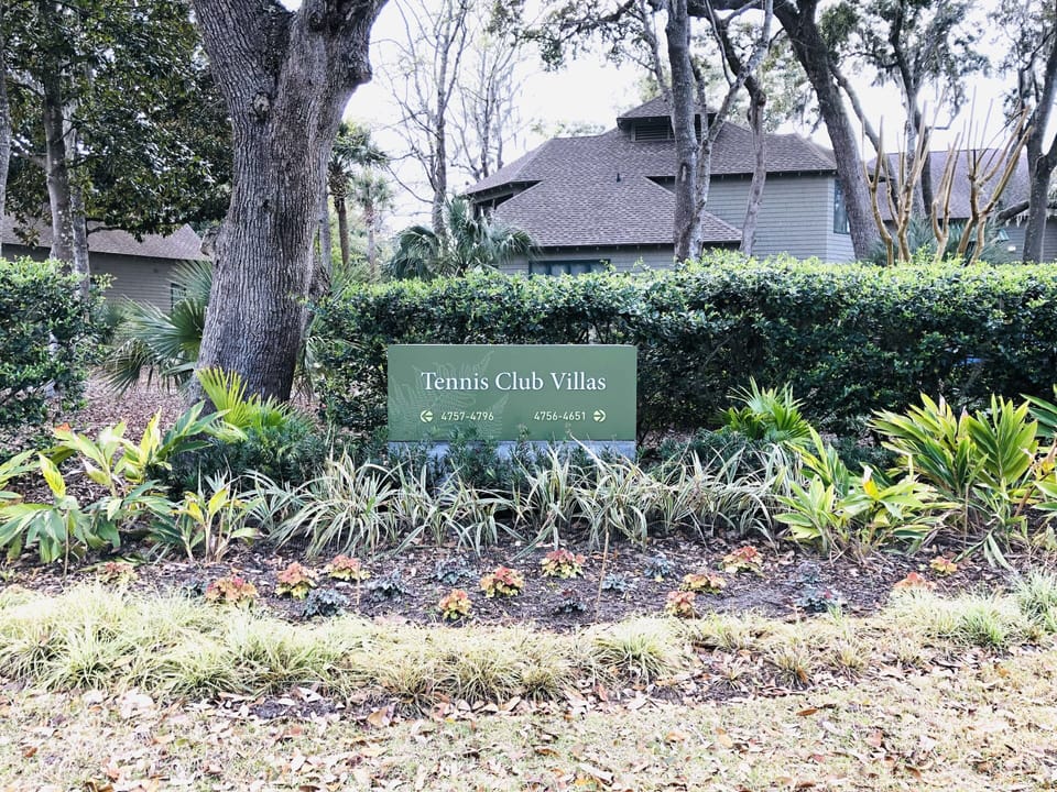 Tennis Club Villas- a 5 min walk to the Beach, Golf, Tennis  and dinner !