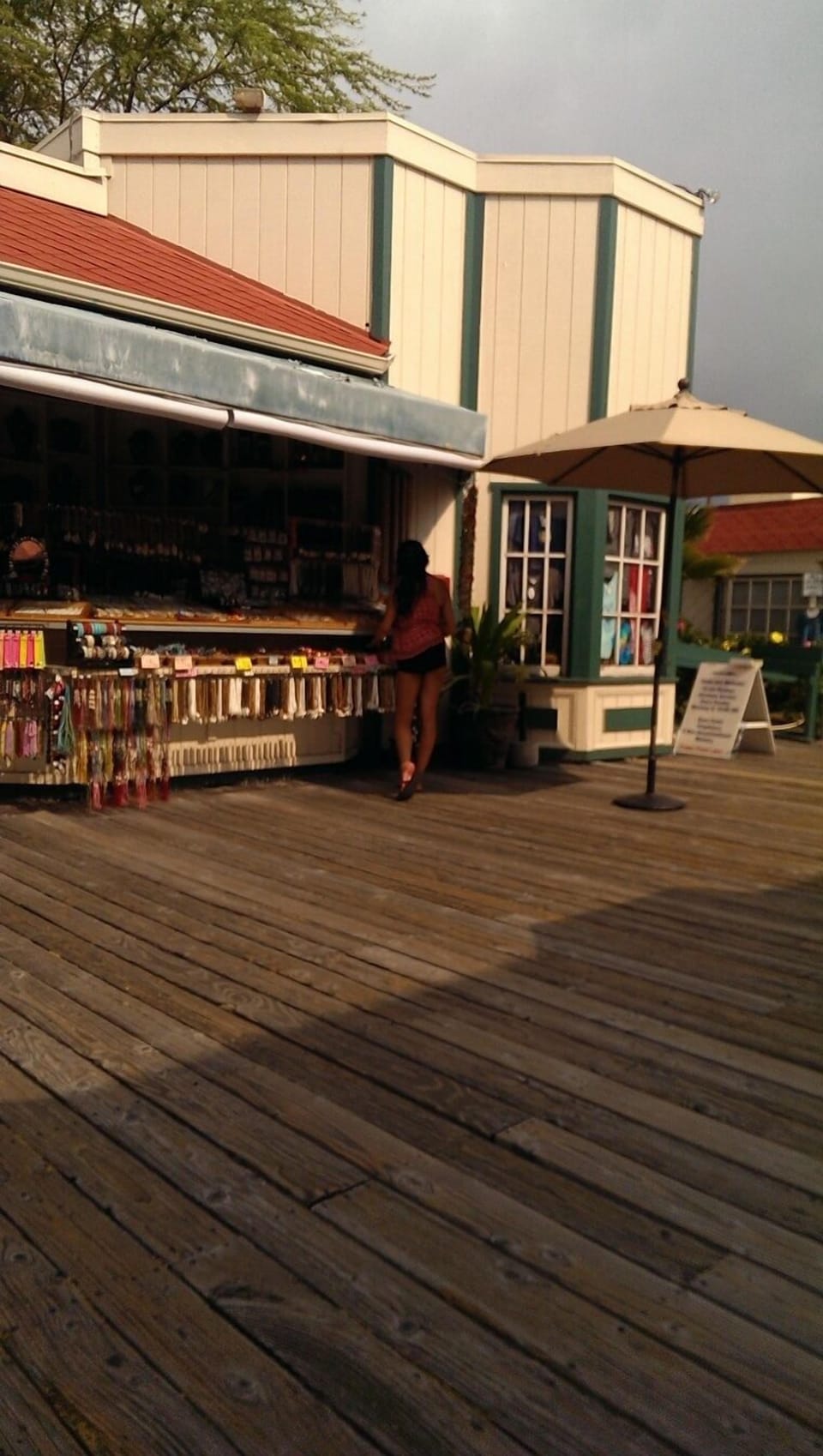 The boardwalk down in Kailua town.