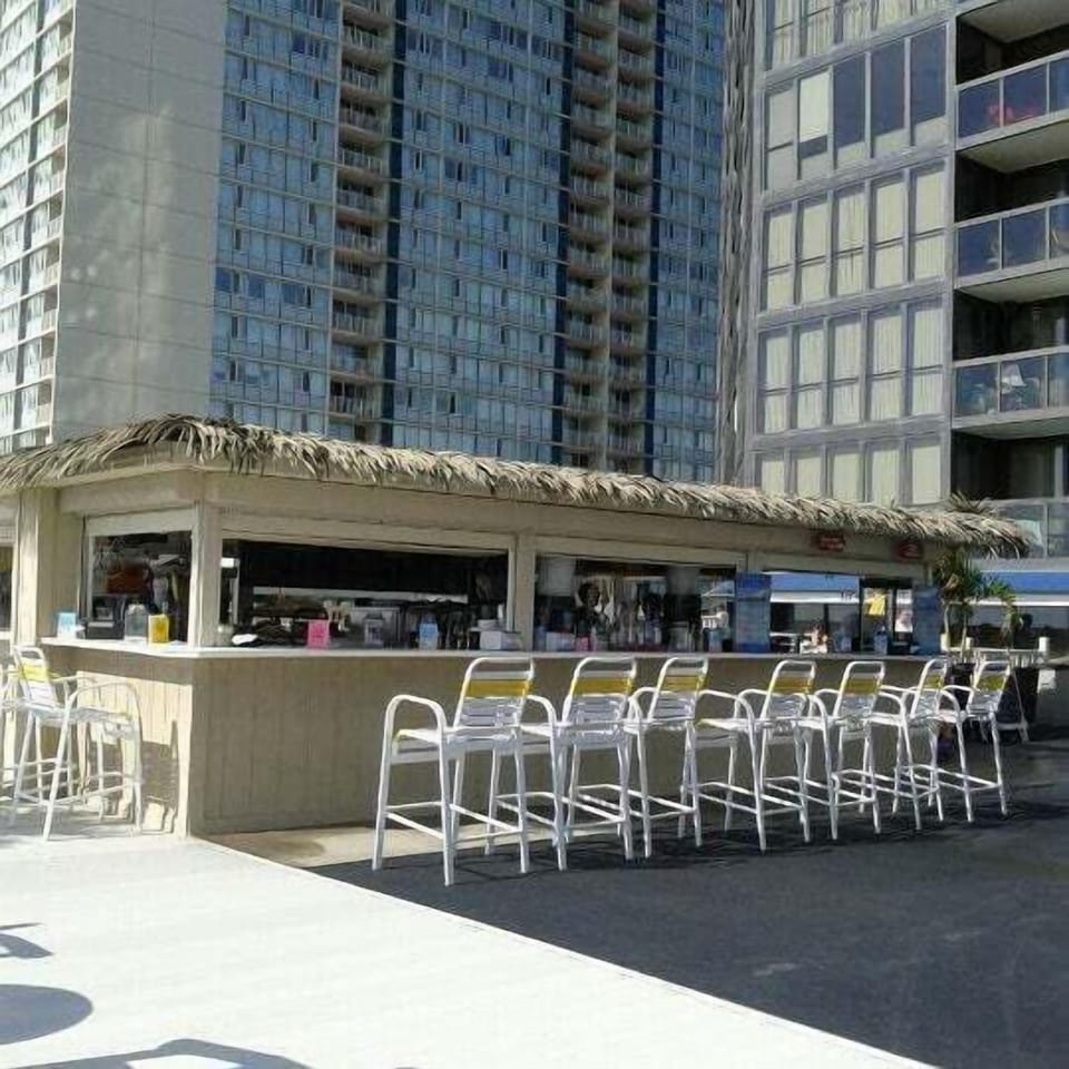 Tiki bar