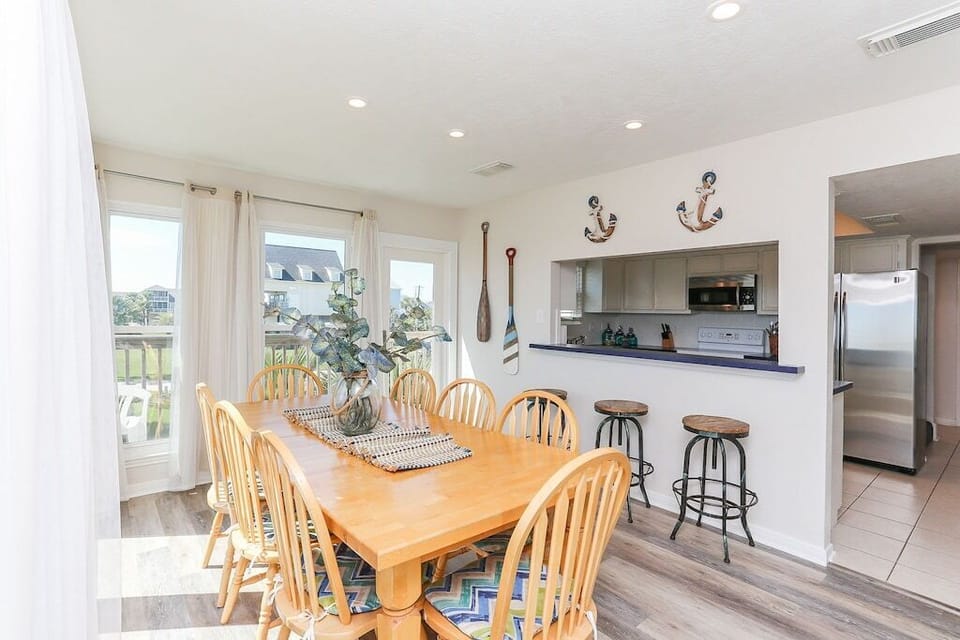 dining and kitchen
