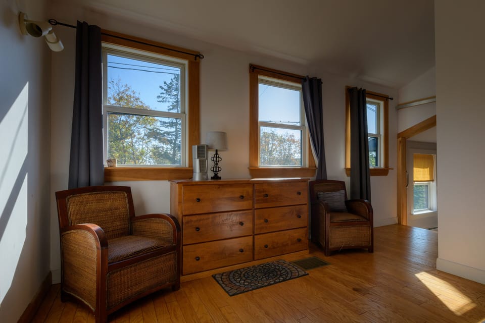 Sitting area in upstairs master