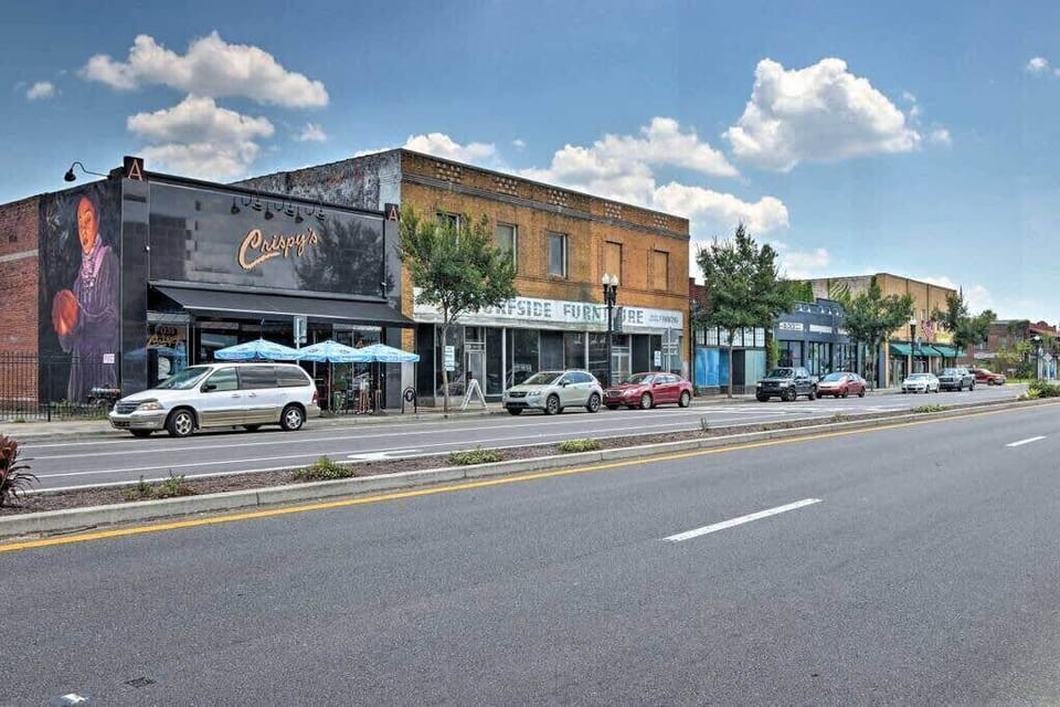 Be sure to stop by Crispy's Springfield Gallery for delicious pizza, dart boards, and sports watching on its many TVs