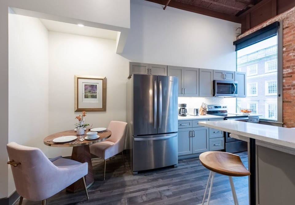 Fully Equipped Kitchen and Dining Area