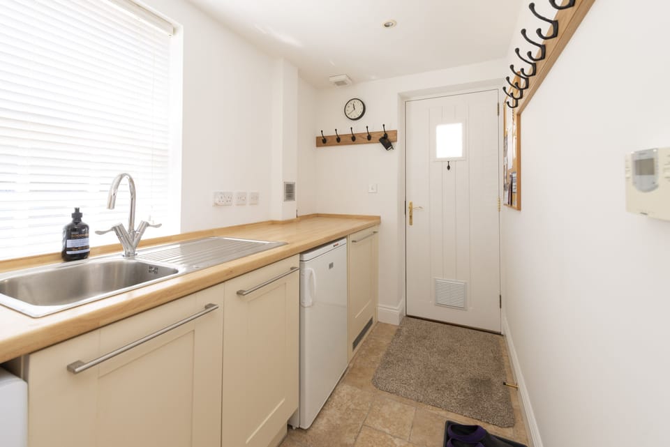 The White House, West Lulworth: Utility room