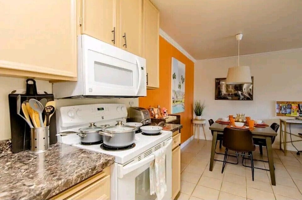 fully equipped kitchen