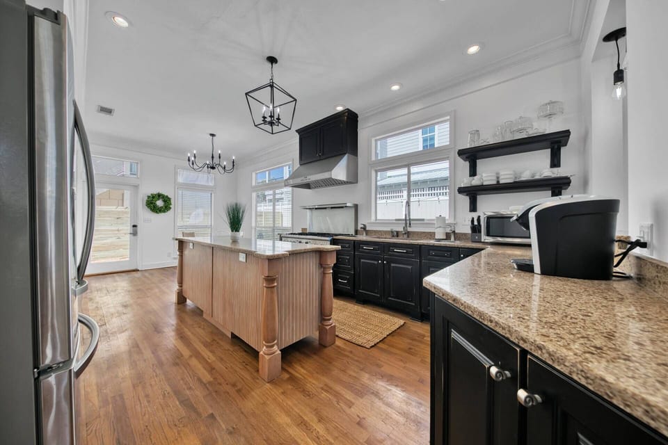 Well-appointed chef's gourmet kitchen