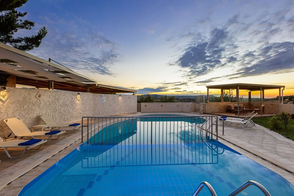 Pool immaculate design.