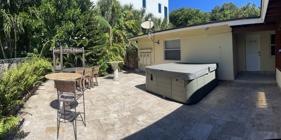 Tiki Bar and awesome hot tub