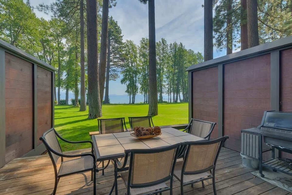 Al fresco dining in the summer !