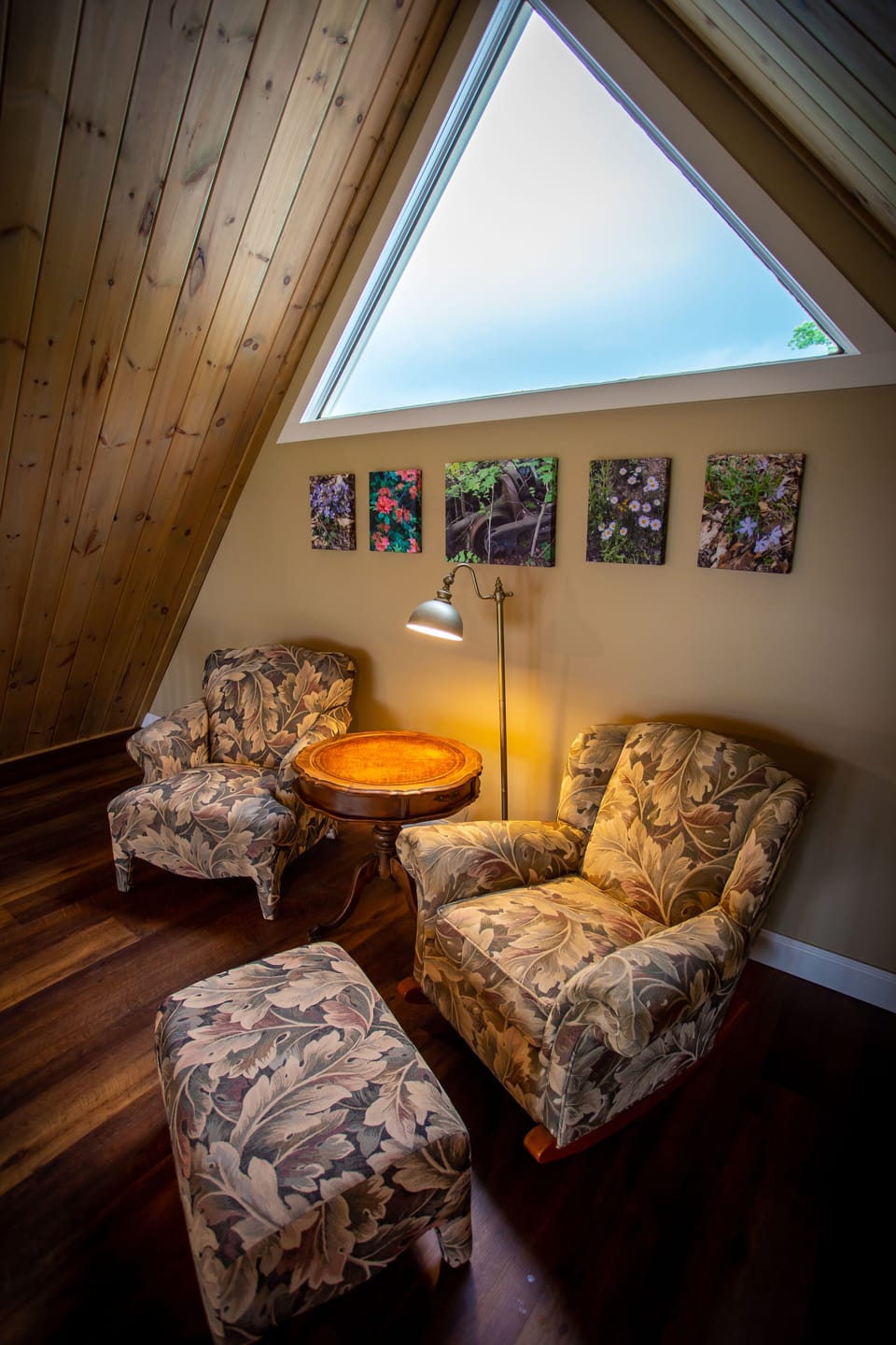 Great Room Loft Sitting Area 