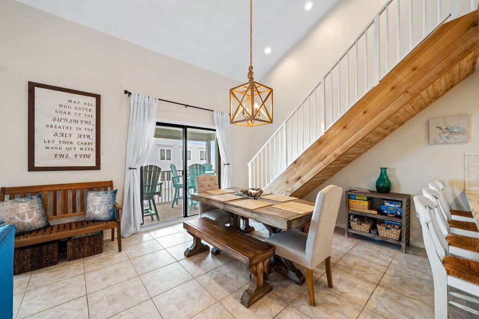 Dining area for 10