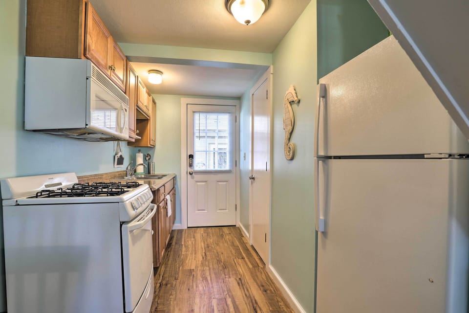 Kitchen | 1st Floor | Well-Equipped