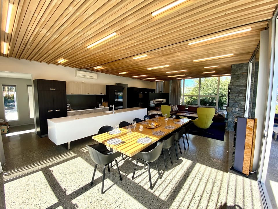 Spacious, sunny open plan living, dining, kitchen. Ample space for 10 guests.