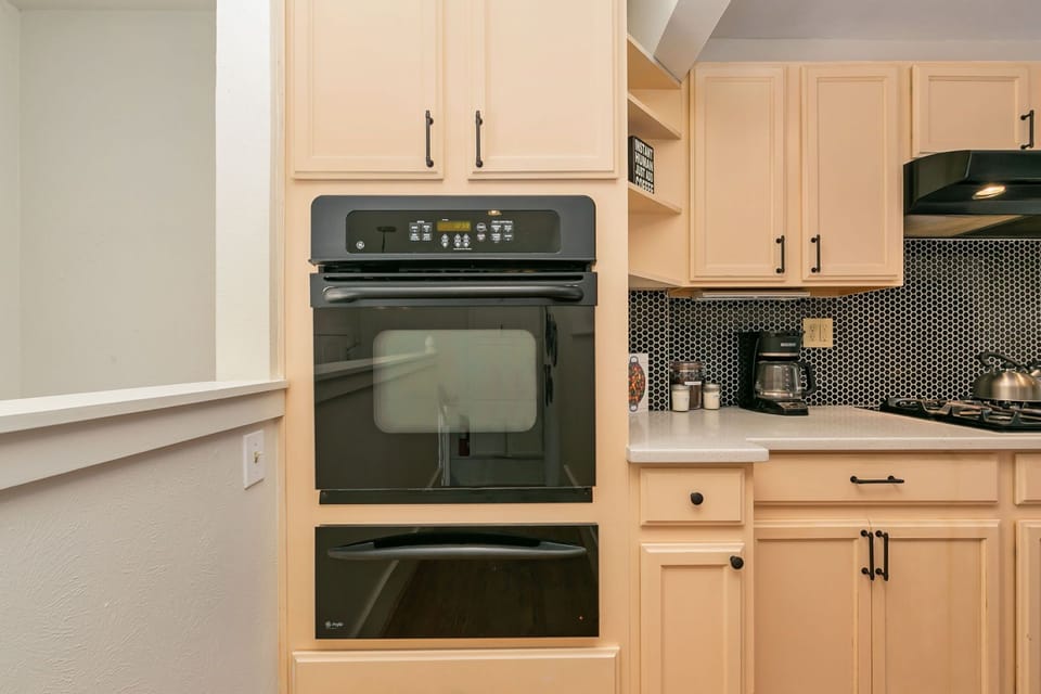 Spacious Kitchen | Everything you need to cook at home!
