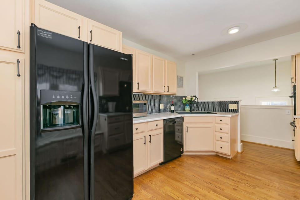 Spacious Kitchen | Everything you need to cook at home!
