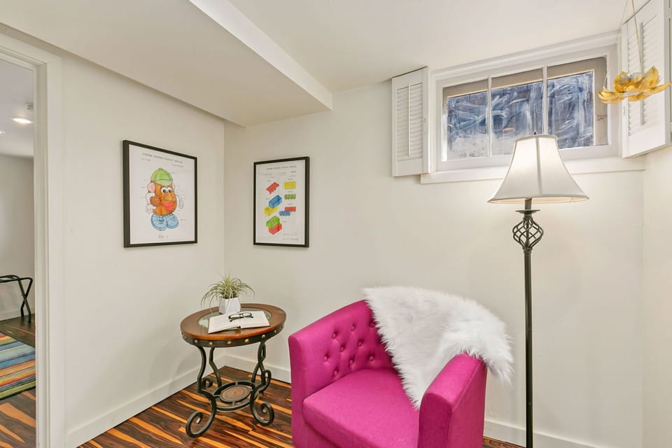 Reading Nook | Perfect for morning coffee!