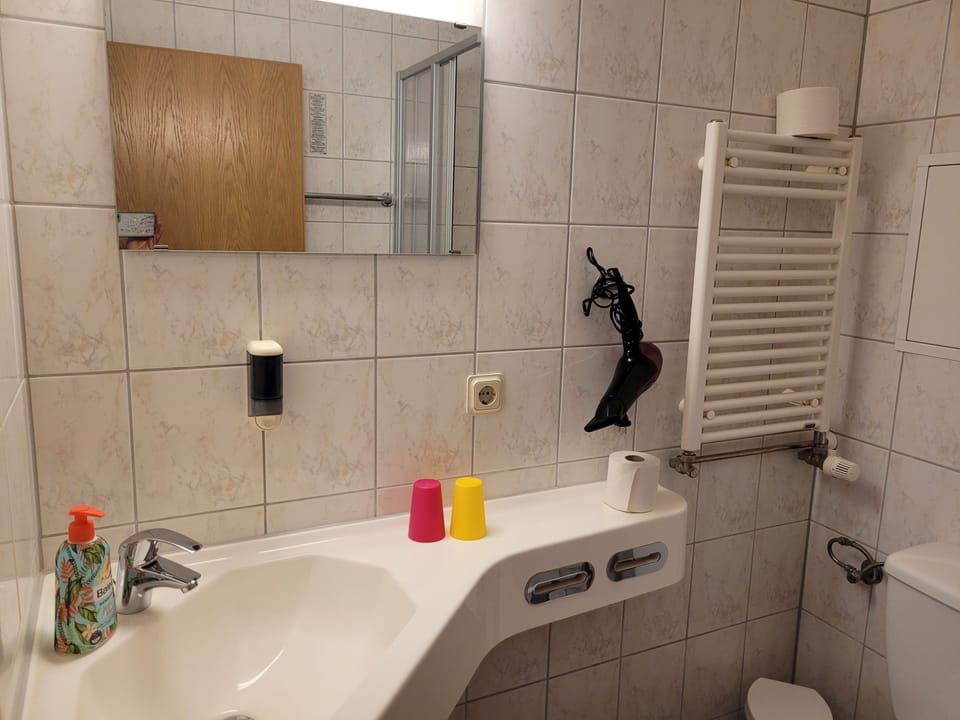 Double / 2-bed room 12 / No. 14 - Guesthouse Am Schloss Bed and Breakfast in Mecklenburg-Vorpommern, Germany