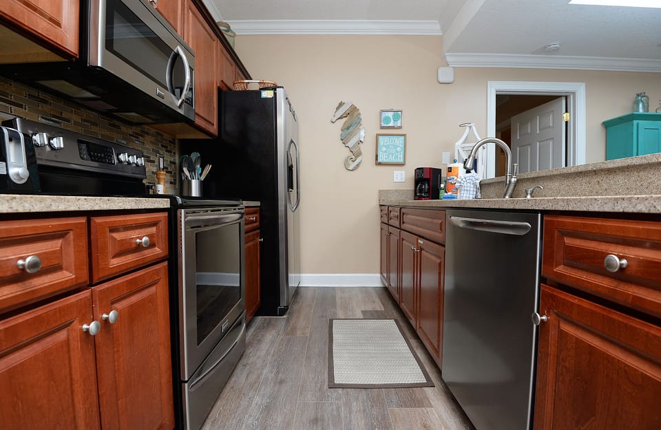 Fully appointed kitchen with service for 12.