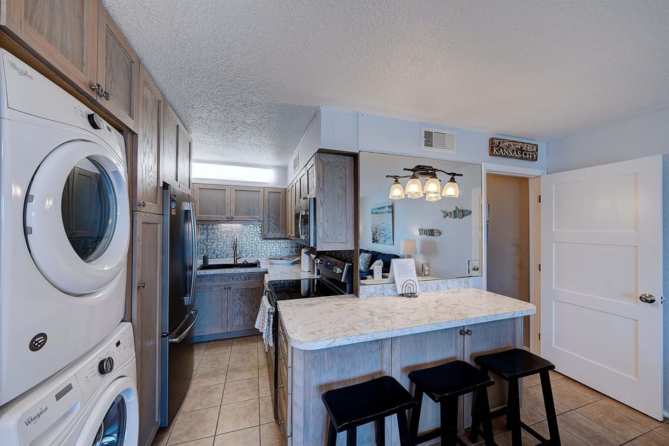 Breakfast Bar- Full Size Laundry