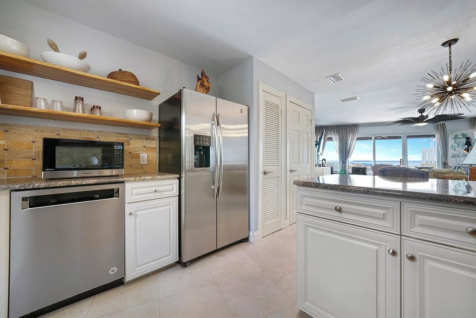 Twin Palms - Holiday Isle - Kitchen
