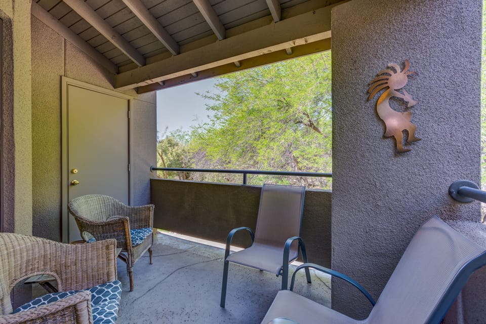 The Kokopelli Man oversees your relaxation 