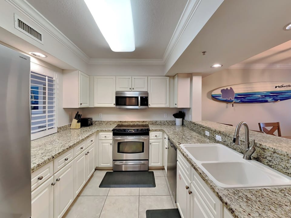 Fully Equipped Kitchen with Stainless Steel Appliances
