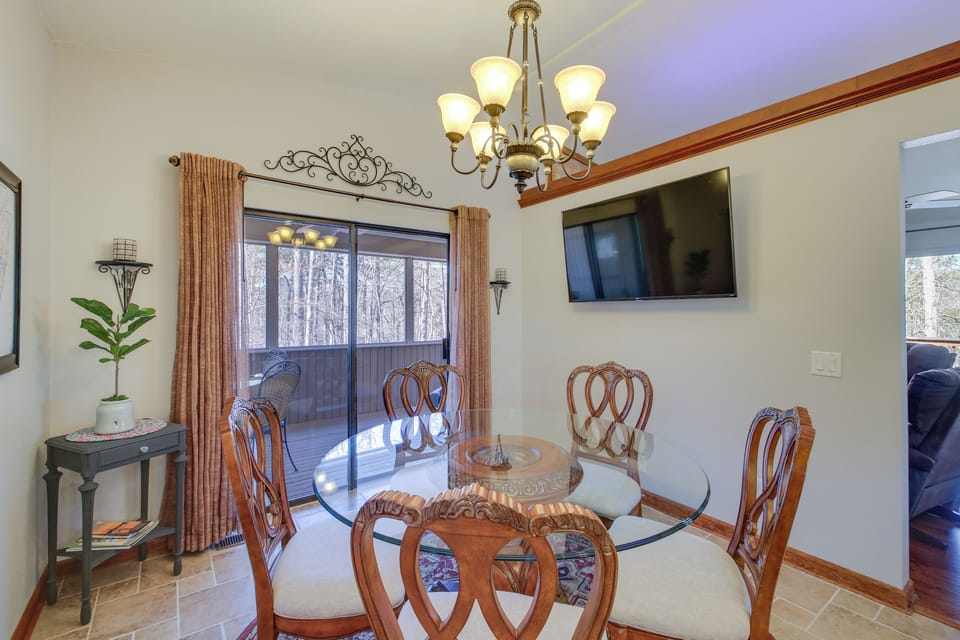 Dining Room | Dishware Provided