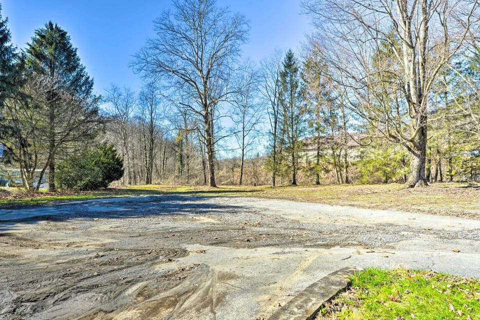 House Exterior | Driveway Parking (8 Vehicles) | RV & Trailer Parking