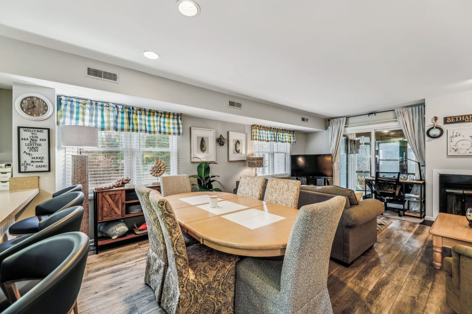 Main Level,Dining Area,