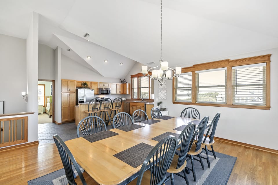 Dining Area - Top Level