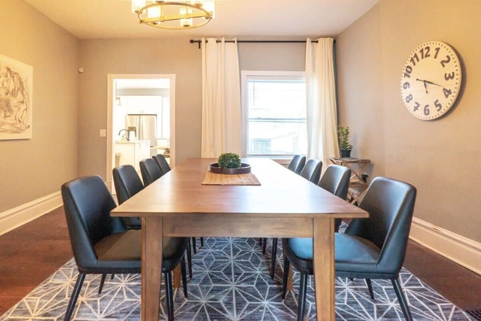 One last shot of the dining room