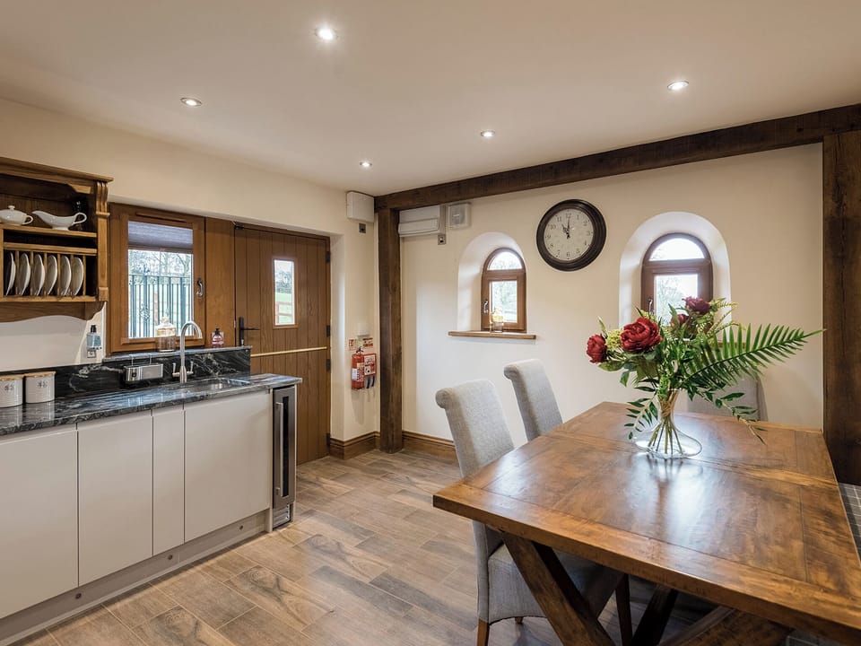 Kitchen/diner | Cedar Barn - Hargreaves Head Holiday Cottages, Northowram, near Halifax 