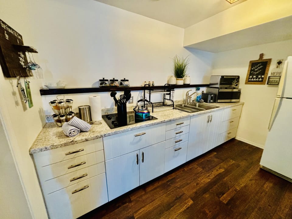 Fully functional kitchenette.