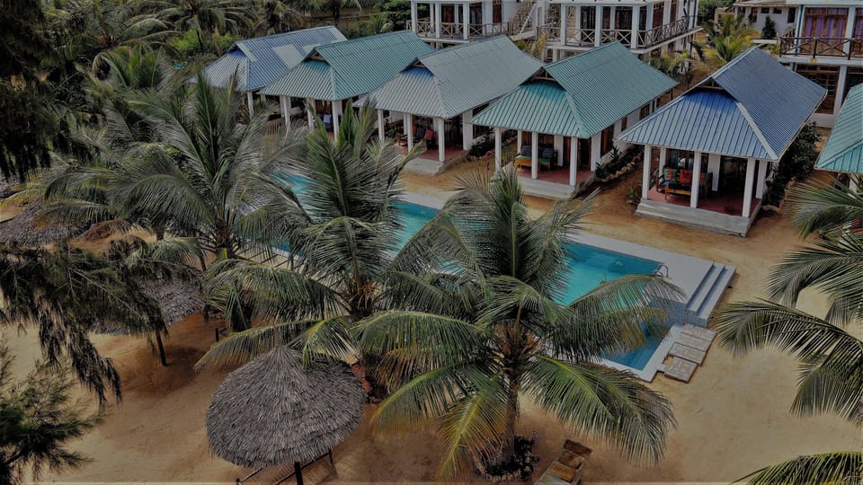 Asante Sana Beach Cottages Beachfront Cottages & Infinite Swimming Pool 