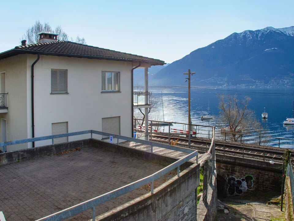 Sky, Building, Water, Window, Mountain, House, Lake, Rural Area, Door, Cottage