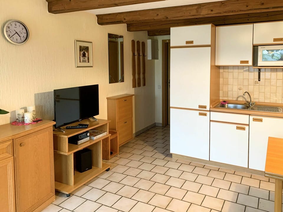 Cabinetry, Countertop, Furniture, Kitchen Sink, Wood, Building, Sink, Home Appliance, Interior Design, Floor