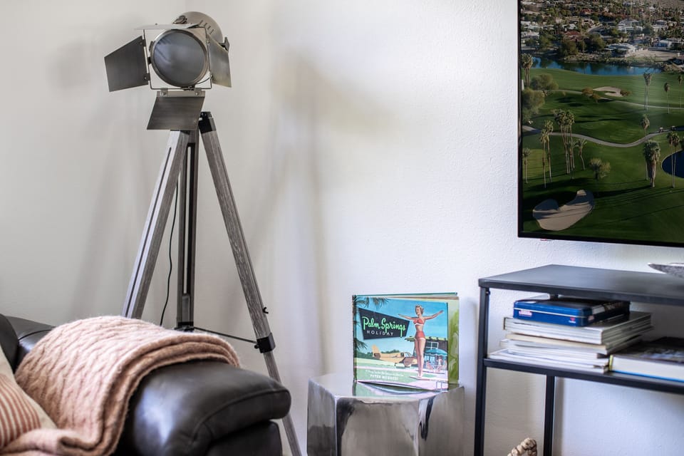 Decorative items that emphasize the movie colony feels!