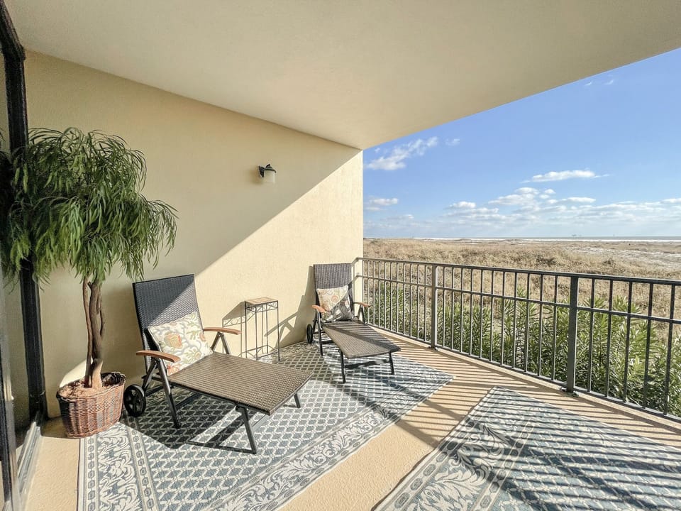 Gulf Front View Patio 