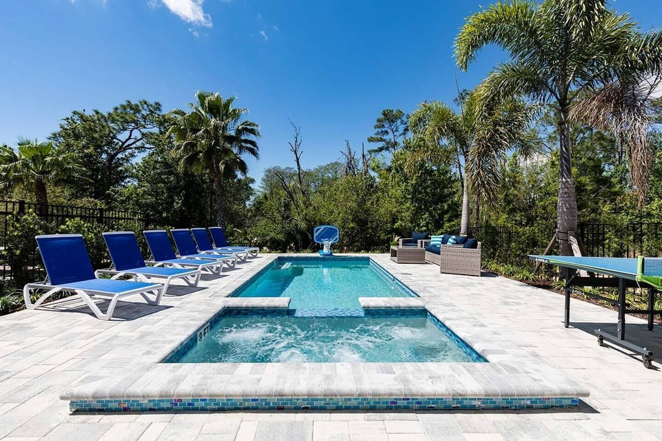 [amenities:private-pool-and-spa:3] Private Pool and Spa