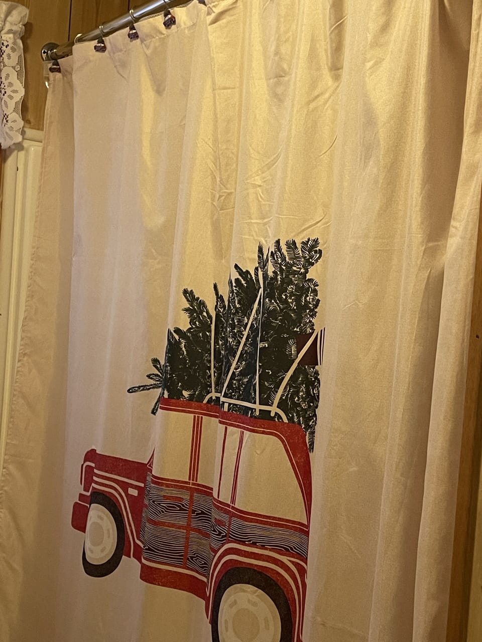 Full size tub/shower combo.