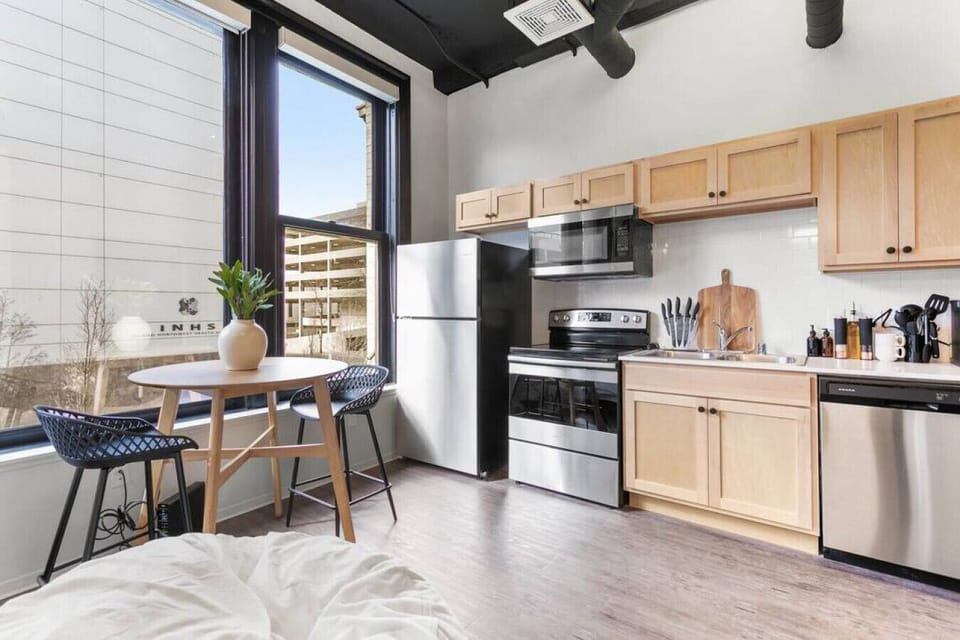 Experience downtown in luxurious comfort