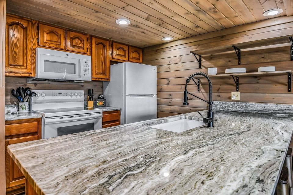 Indoors, Appliance, Microwave, Oven, Kitchen