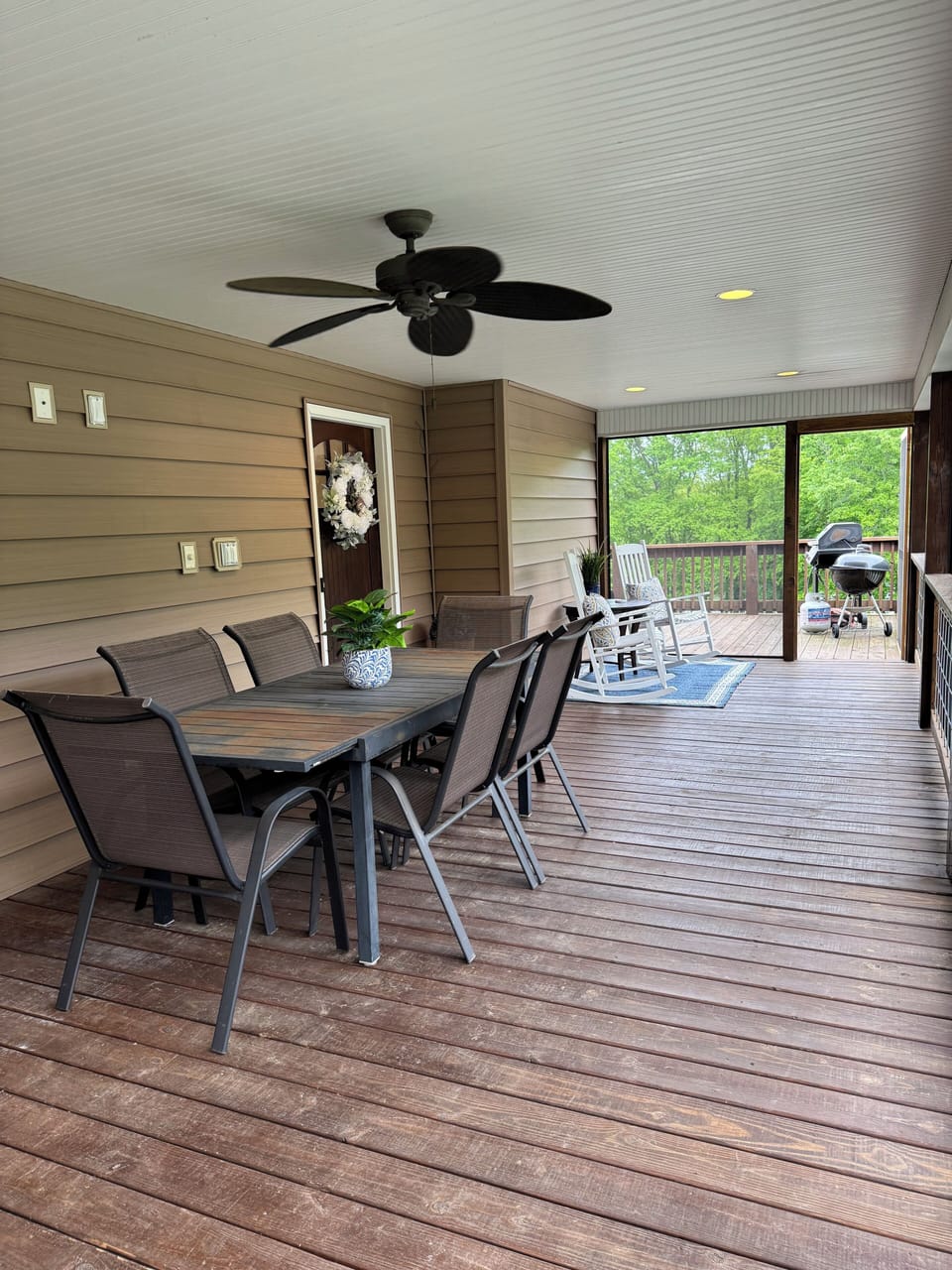 Outdoor dining