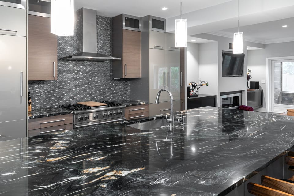 Large island in the kitchen with seating for 7.