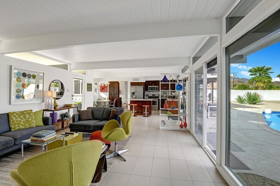 Indoor/outdoor living at it's best!