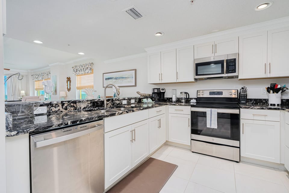 Fully Stocked Kitchen