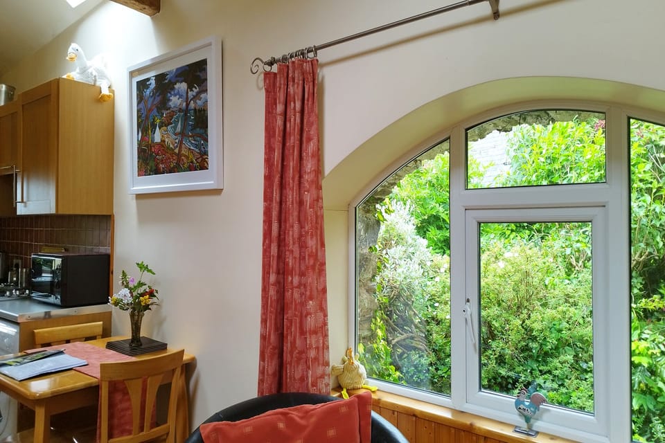 Lounge & dining area with garden view
