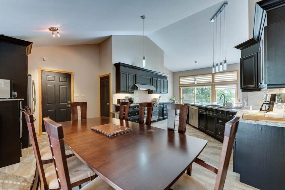 Dinning Table Just off of Kitchen