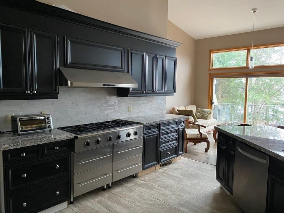 Kitchen with: Gas range, Spacious Counter, Dishwasher, Toaster and Multi Drawer Oven